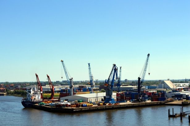 key-difference-between-ports-and-harbours